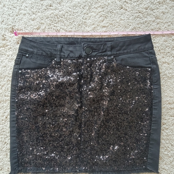 Black Denim skirt with black sequins - Picture 5 of 8